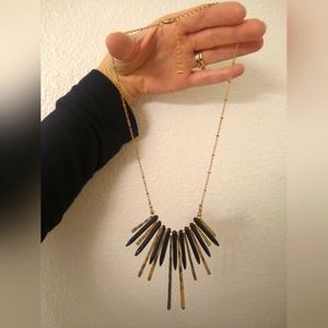 Statement necklace gold with black
